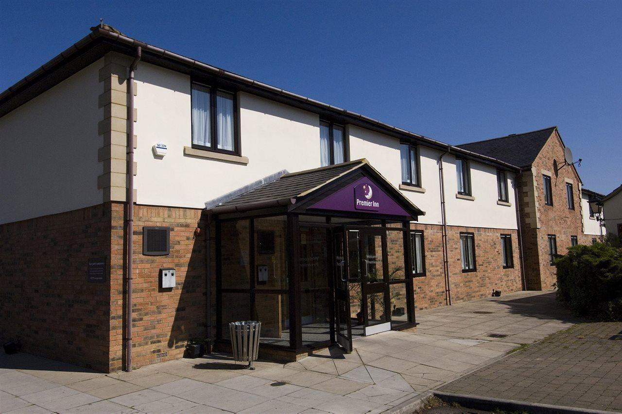 Premier Inn Premier Inn Silverstone 塞勒斯汉姆 外观 照片