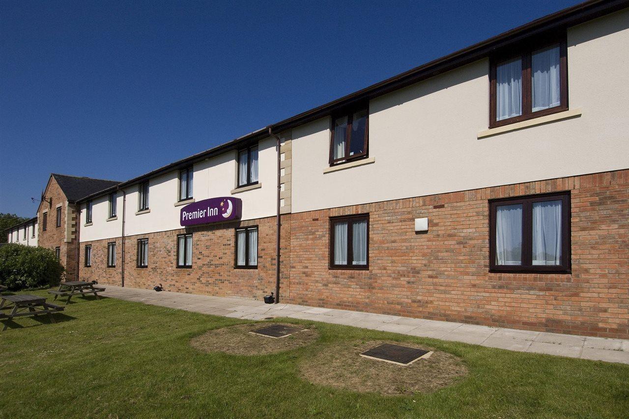 Premier Inn Premier Inn Silverstone 塞勒斯汉姆 外观 照片