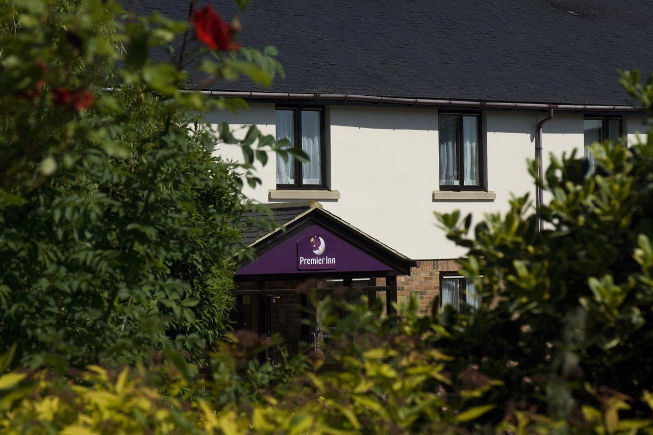 Premier Inn Premier Inn Silverstone 塞勒斯汉姆 外观 照片