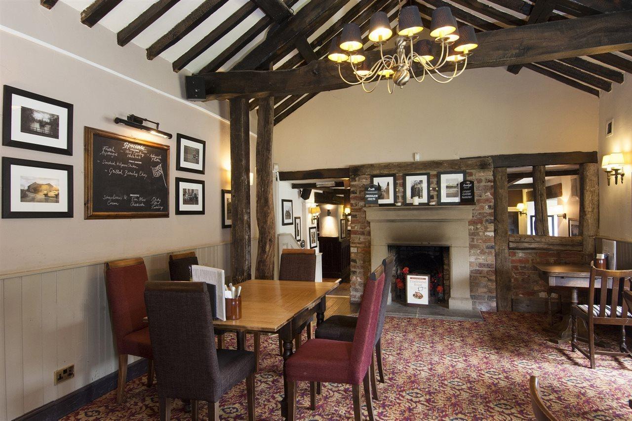Premier Inn Premier Inn Silverstone 塞勒斯汉姆 外观 照片