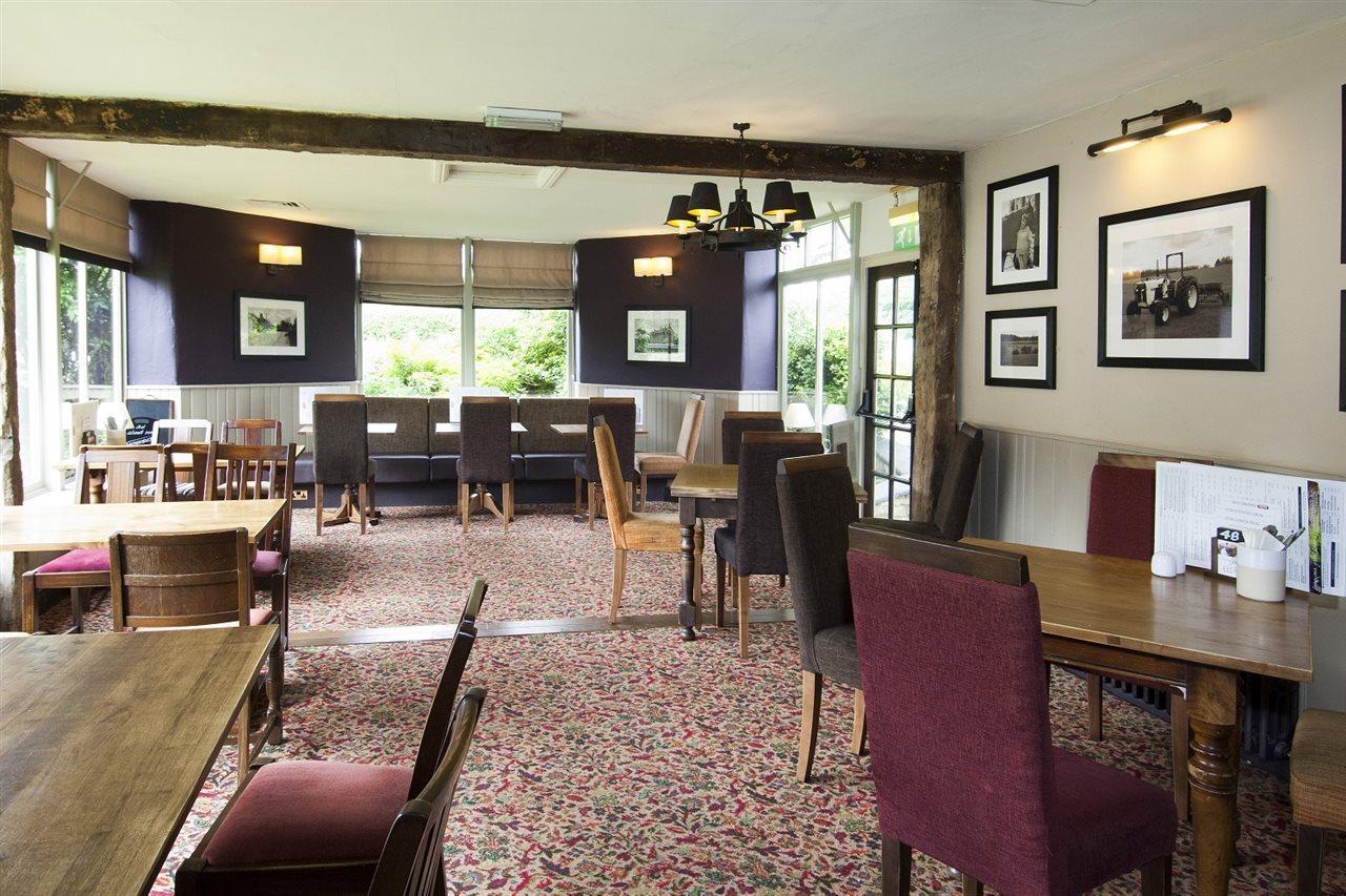 Premier Inn Premier Inn Silverstone 塞勒斯汉姆 外观 照片