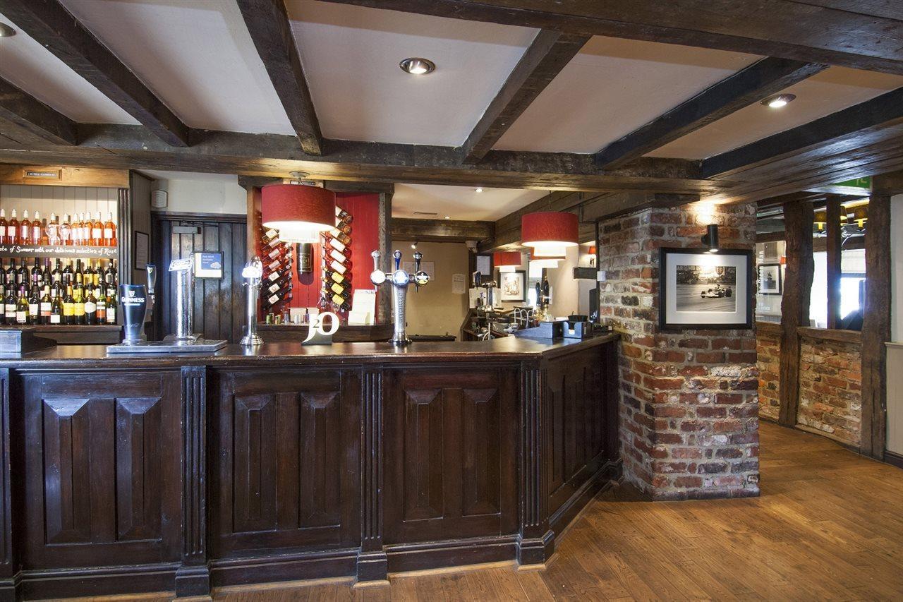 Premier Inn Premier Inn Silverstone 塞勒斯汉姆 外观 照片