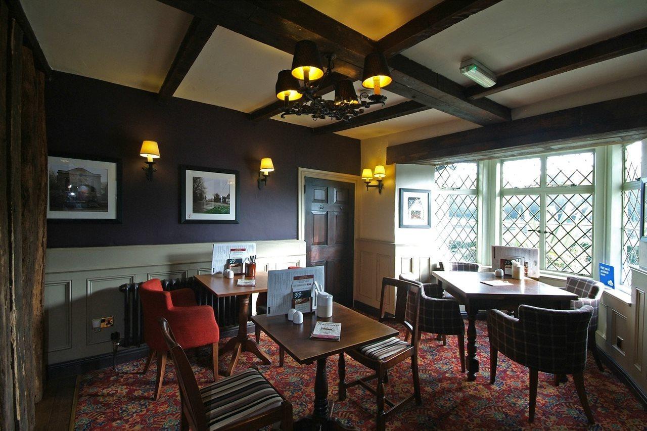 Premier Inn Premier Inn Silverstone 塞勒斯汉姆 外观 照片