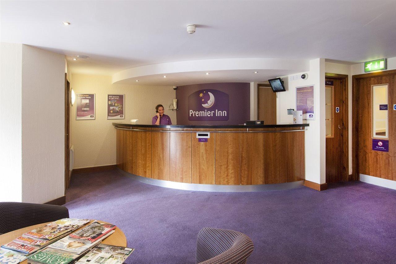 Premier Inn Premier Inn Silverstone 塞勒斯汉姆 外观 照片