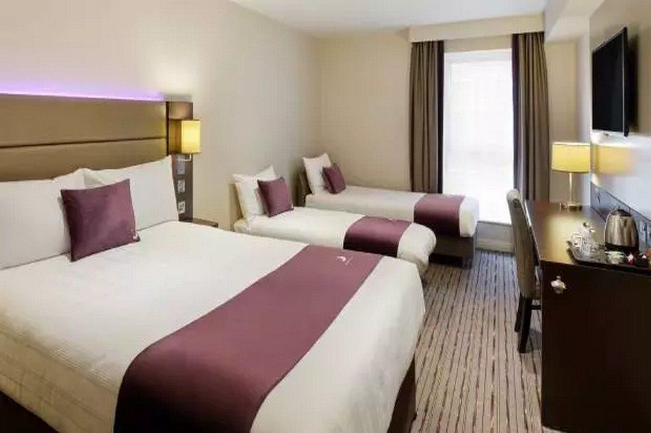 Premier Inn Premier Inn Silverstone 塞勒斯汉姆 外观 照片