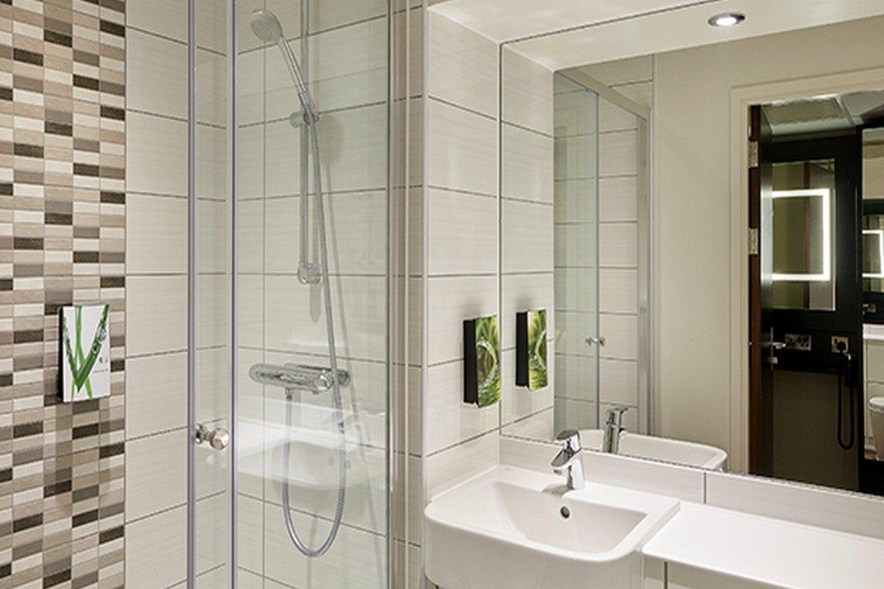 Premier Inn Premier Inn Silverstone 塞勒斯汉姆 外观 照片