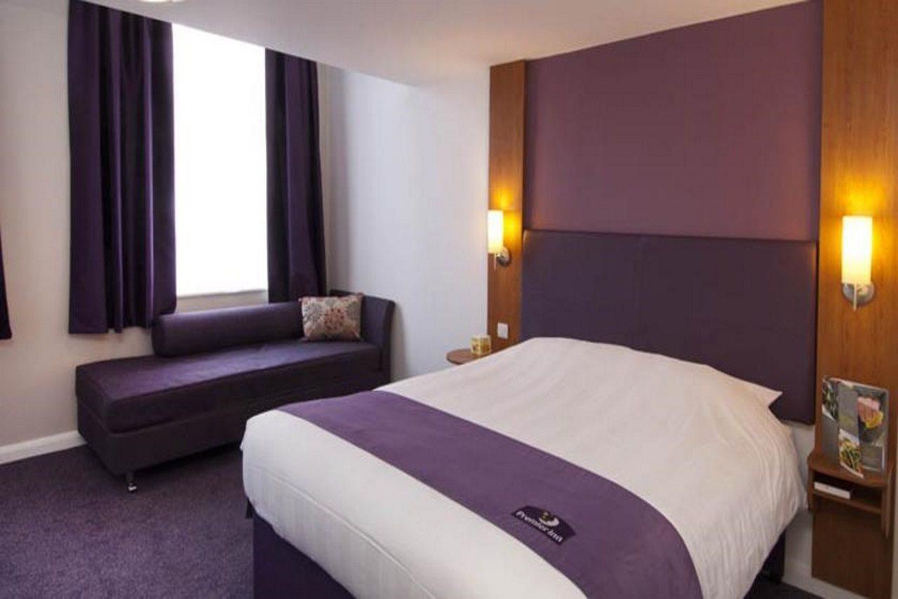Premier Inn Premier Inn Silverstone 塞勒斯汉姆 外观 照片