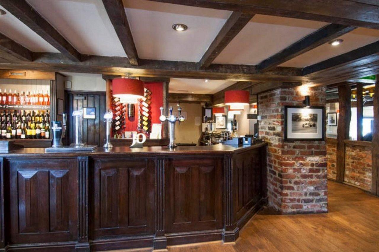 Premier Inn Premier Inn Silverstone 塞勒斯汉姆 外观 照片